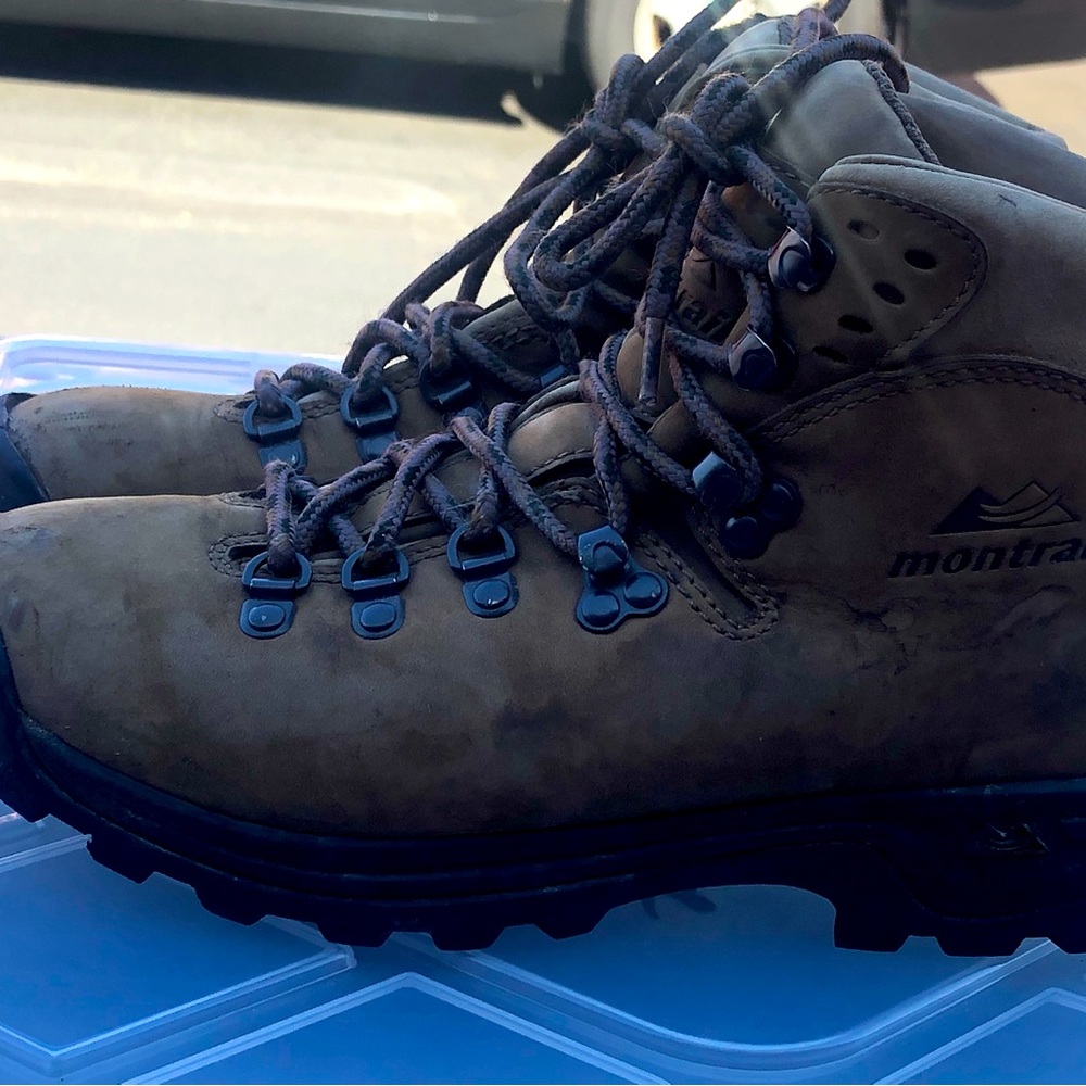 Montrail Women’s Tan Leather Hiking Boots Size 7.5